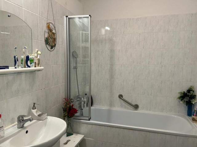 Homestay פודבראדי מראה חיצוני תמונה