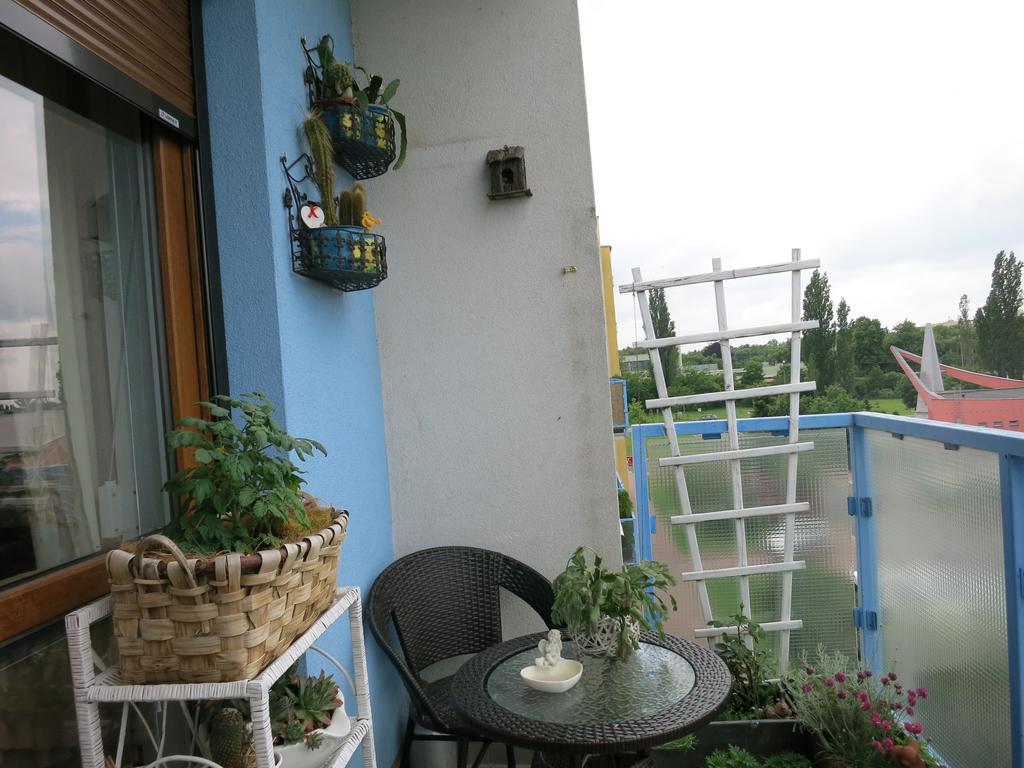 Homestay פודבראדי מראה חיצוני תמונה